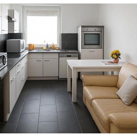 Gemuetliches Lisa Zimmer Mit Gemeinschaftskueche Heilbronn Zentrum Экстерьер фото
